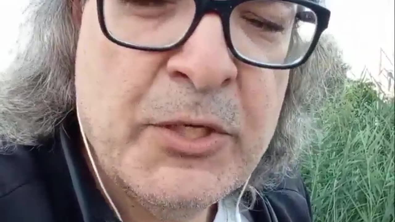 I'm About To Cross The Border - all 3 parts, GONZALO LIRA