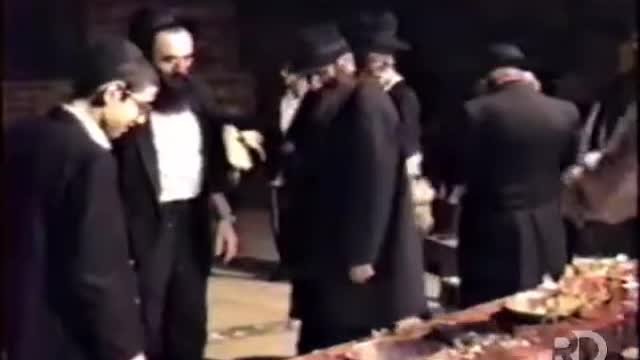 28. Leil Erev Yom Kippur 5751, Kaparos in C.H. (goldstein) - ליל ערב יום כיפור תנש"א