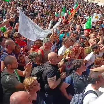 Thousands of people protesting vaccine passports in Rome