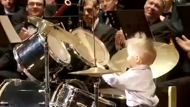 5 year Old Russian Drummer - CAN CAN
