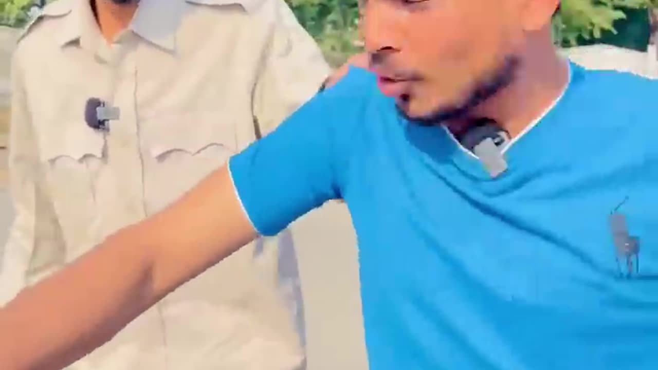 never fight with police man