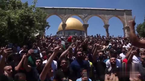 Israeli Forces storm Palestinian Protesters at Al Aqsa Mosque