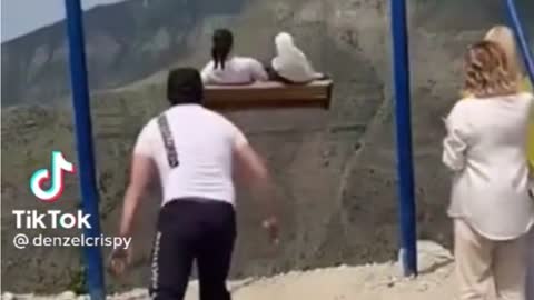 DON'T LOOK! 😱😱😱 THIS VIDEO IT'S REALLY SCARY!!! 😱😱😱