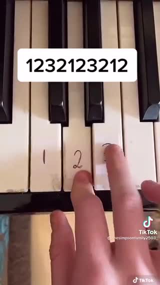 Playing An Easy Piano Everyone Can Play