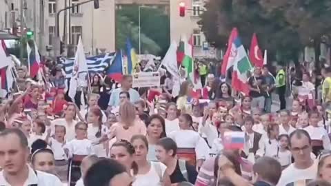 Human tide in Serbia to defend the traditional values ​​of the family