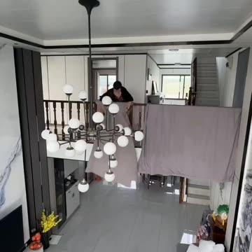 The daily routine of a couple working on a cargo ship. 🛳️