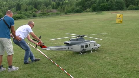 AMAZING !!! HUGE !!! RC BELL UH-1Y HUEY TURBINE SCALE MODEL HELICOPTER / FLIGHT DEMONSTRATION !!!