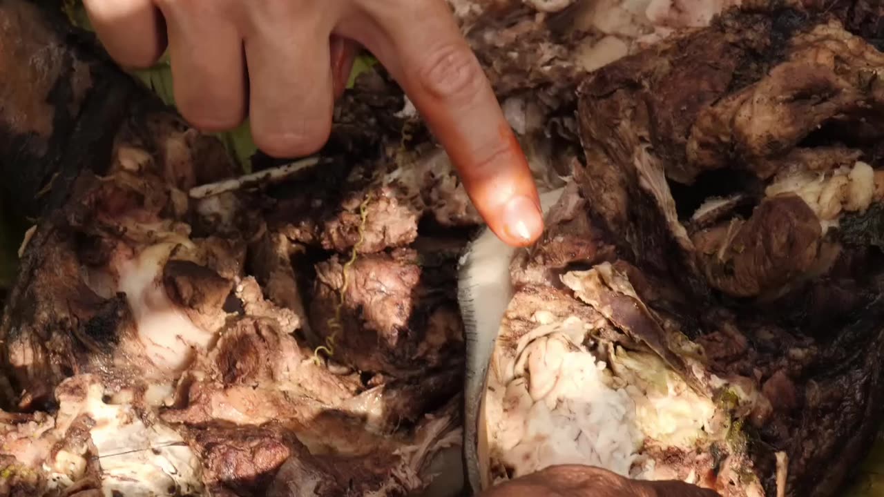 Delicious Pork Roast: A Feast with Community Flavor