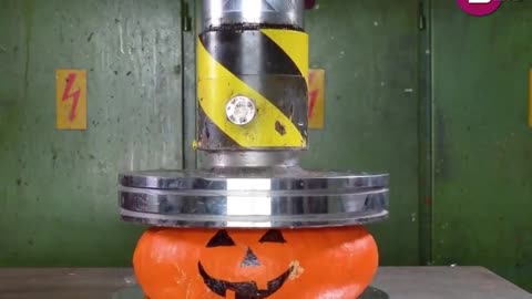 Insane hydraulic press