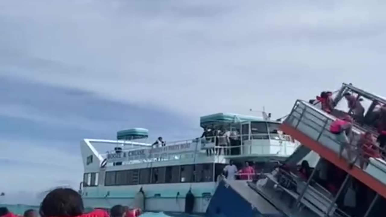 Ship Accident 😱😱