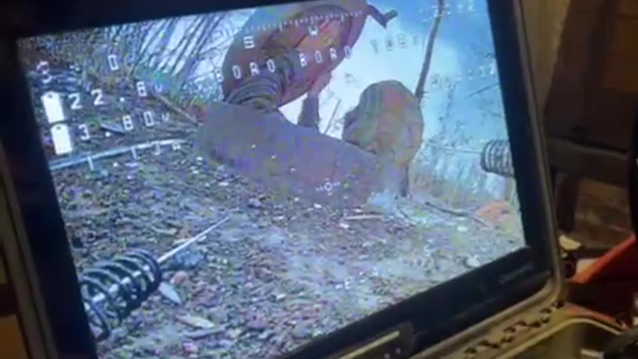 Amazing Footage of a Russian Tank Opening the Hatch for Ukrainian Drone