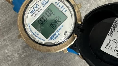 מונה מים מדי המים הדיגיטליים מחשבים מים גם שהם מנותקים מהצנרת 2023