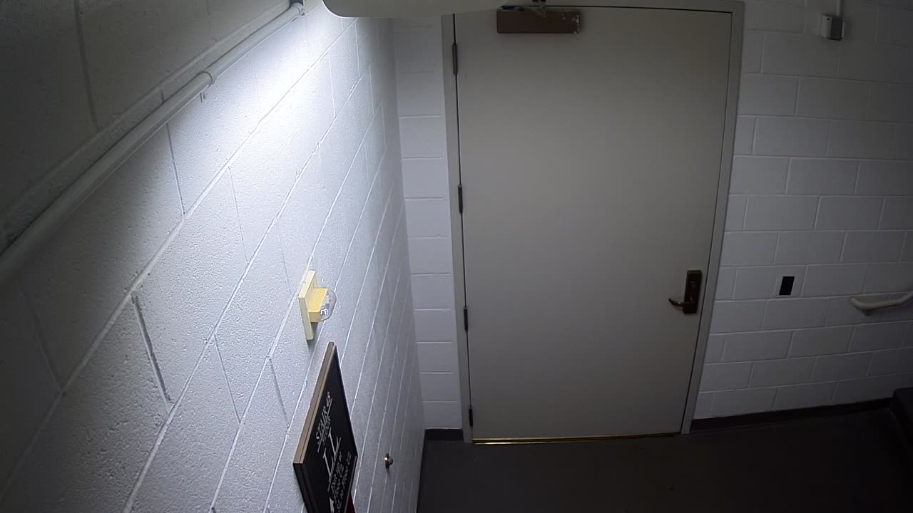 7043CVCLLStair48_2021-01-06_07h40min01s300ms.mp4