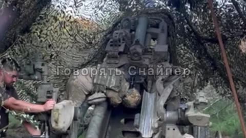 Russian Soldier Vaporized After Ukrainian Artillery Drops a Dime