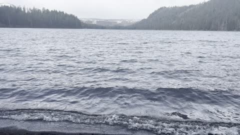 Mountain Refreshing Suttle Lake – Central Oregon – 4K