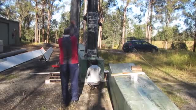 Lifting the mast