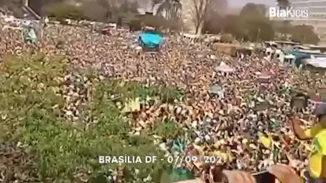 Brasilia packs the streets against socialism