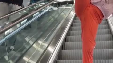Top Woman's Prank