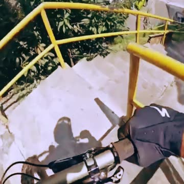 Cortando caminho de BIKE na Pura Emoção