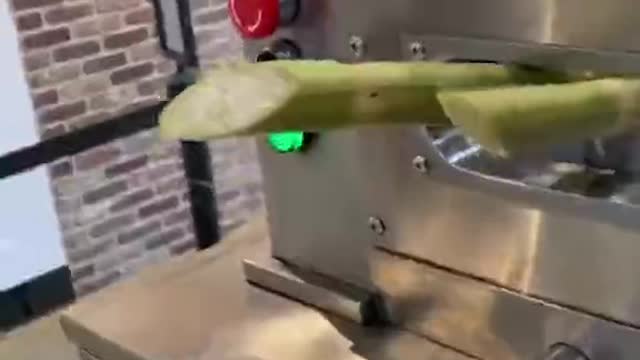 How do you press your sugarcane