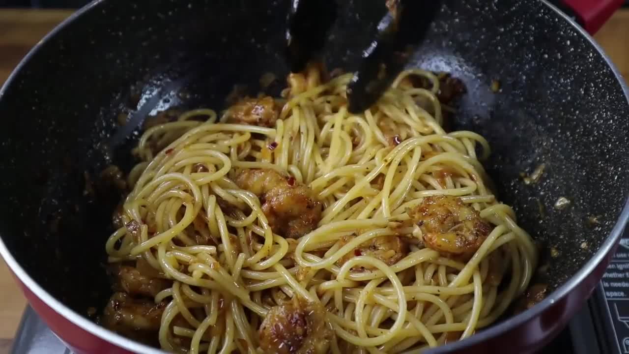 Spicy butter garlic shrimp pasta Recipe cooking method