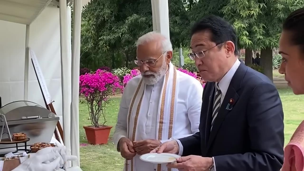 Prime Minister Modi and Japan PM Fumio Kishida Enjoy Golgappa Together: A Experience"