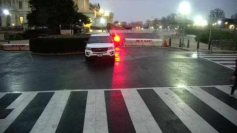 0687USCG00K25SouthBarricadePlaza_2021-01-05_17h00min00s403ms.mp4