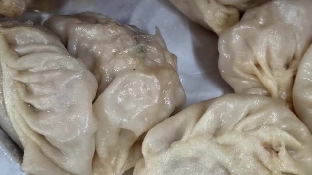 Momos