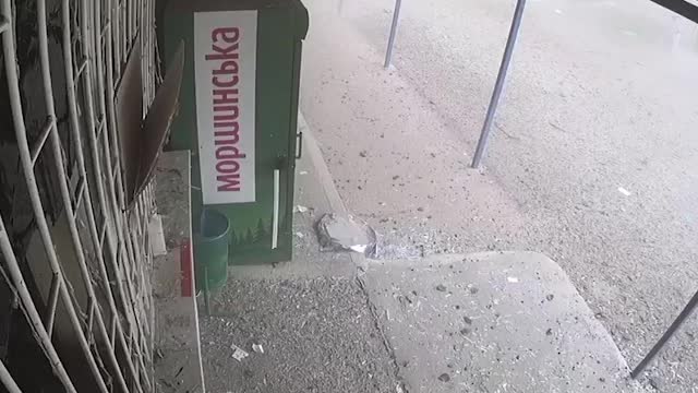 Russian shells near a gas station in the Inhulsky district of Mykolaiv