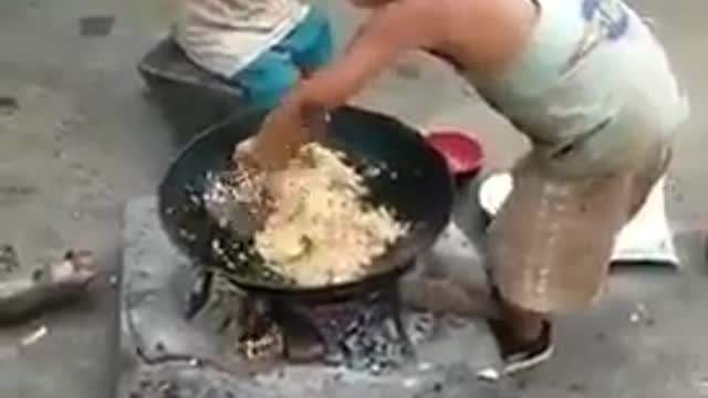 AMAZING KIDS COOKING FOR YOUNGER BROTHER