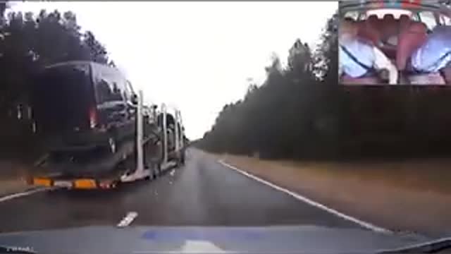 Crazy Russian Car Hauler Pursuit, All Over The Road