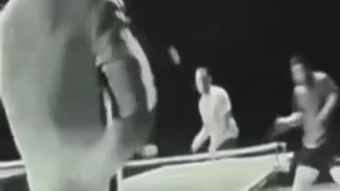 Amazing skills of the legendary Bruce Lee