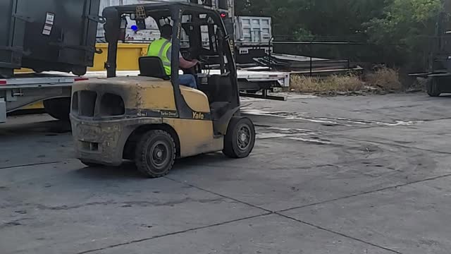 Loading of trash compactors