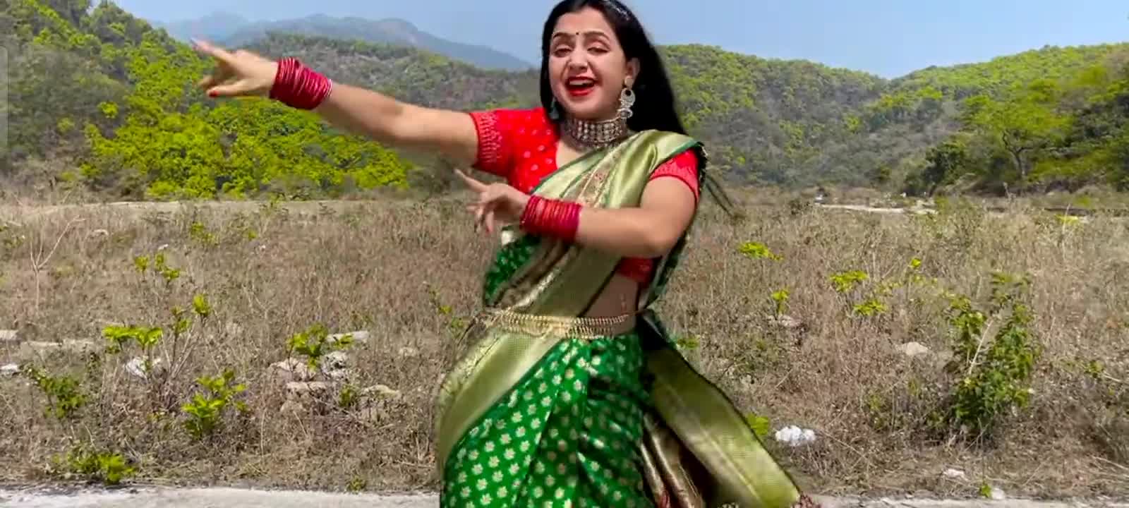 Coco cola layo // dance video // megha chaubey // Ruchika jangid //