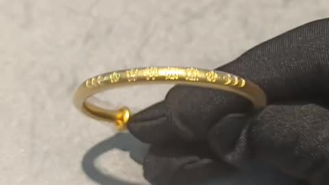 What a precious gold bracelet