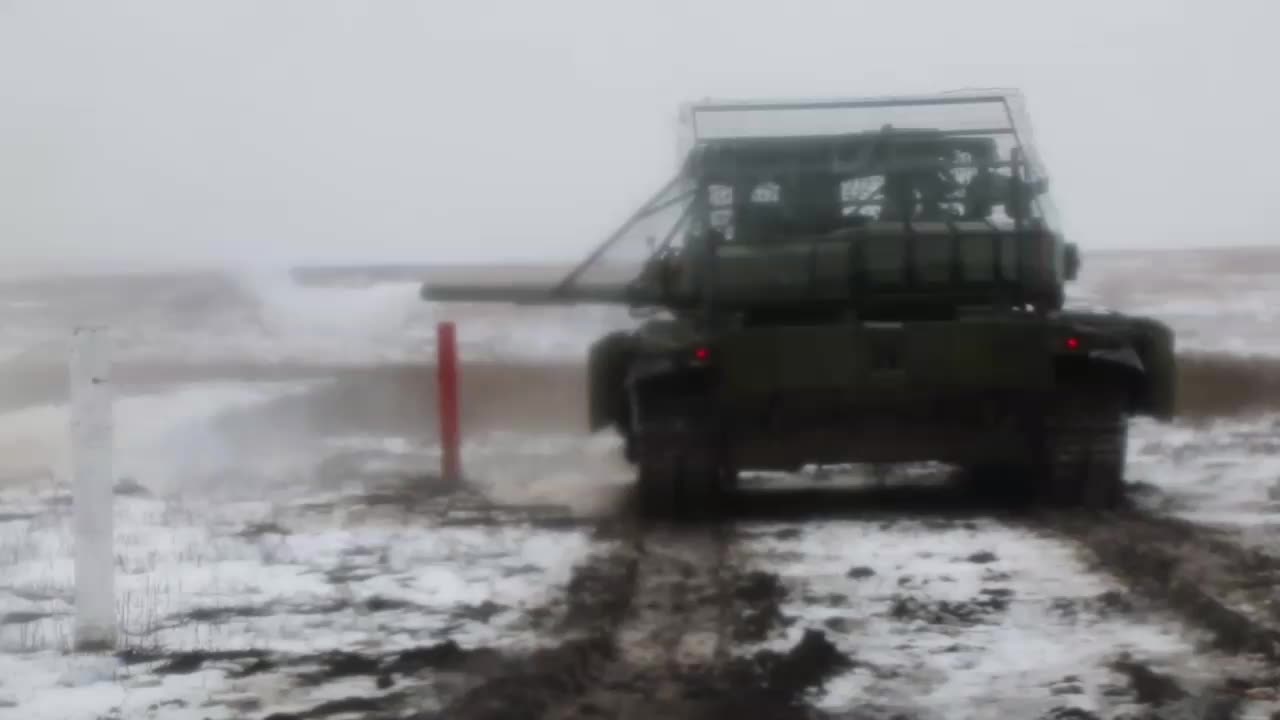 Video from the run-in of T-72B3M tanks by the Vostok group of troops.