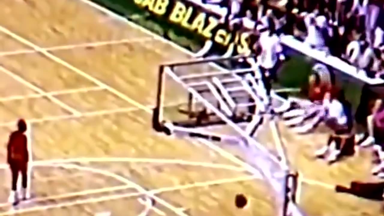 MJ showcasing his jumping ability in a 1989 Dunk Contest at UAB Blazers