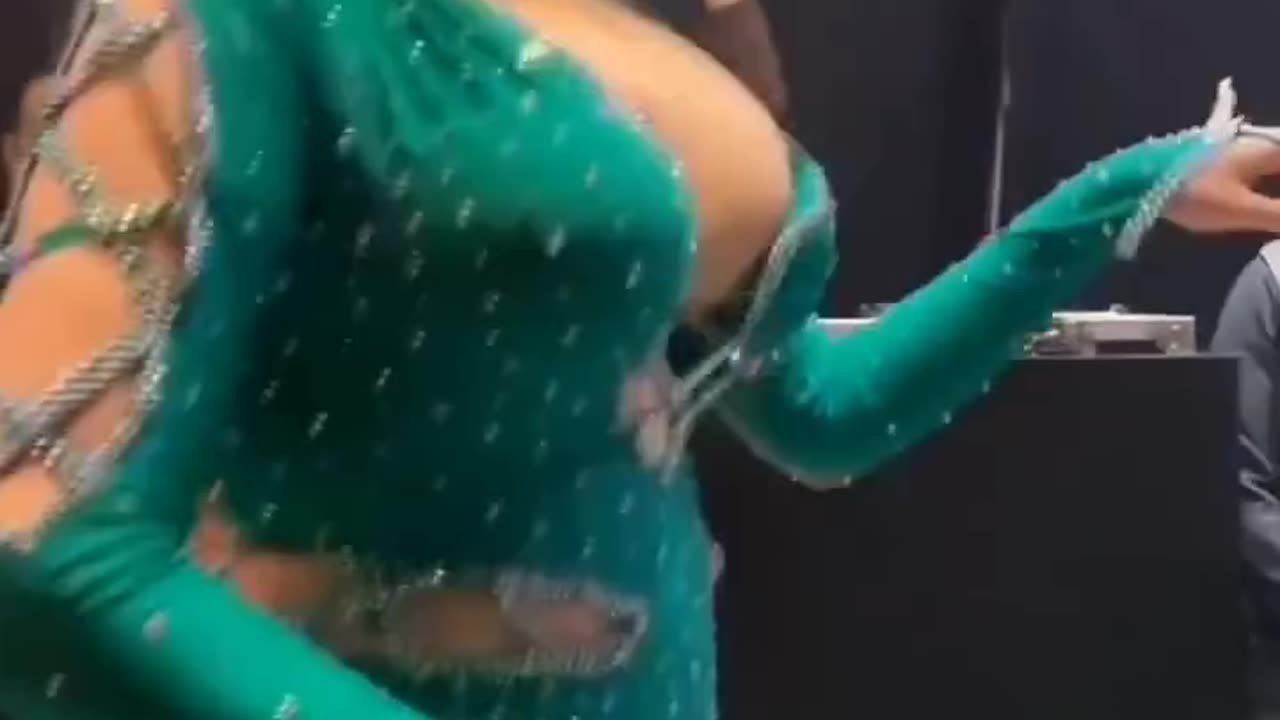 Girls Owning Every Dance Move in These Incredible Performances!