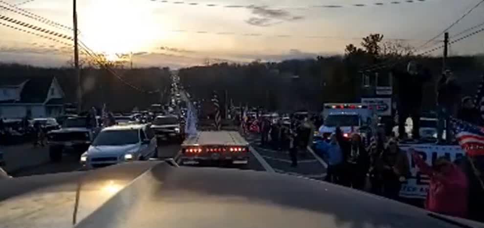 Mar 4th, 2022: The People's Convoy rolling into Hagerstown, Maryland | 20 minutes of welcome!