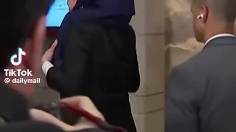 Elon brought his kid to Capital Hill 🤣 Awesome