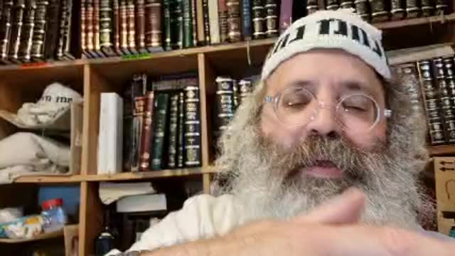 המקדיש מעשה ידי אשתו הרי זו עושה ואוכלת המותר רבי מאיר אומר הקדש - שיר נ נח משנה מסכת כתובות דף נח