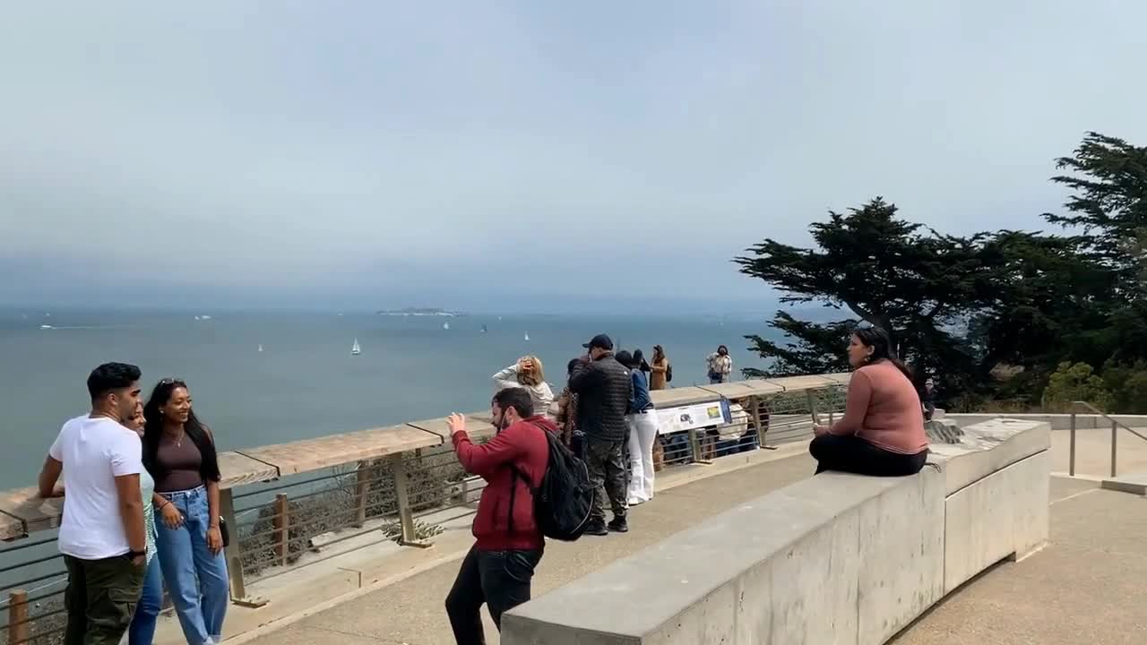 Cảnh San Francisco và biểu tình bầu lại Thống ₫ốc California