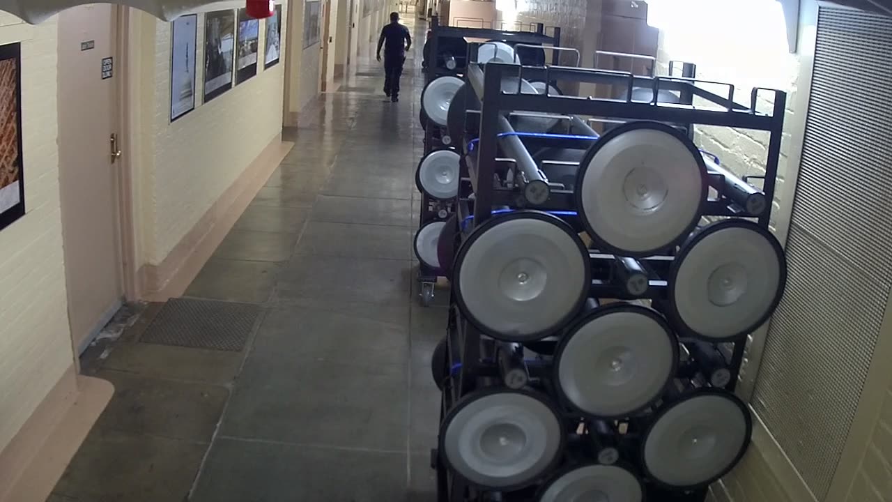0058USCHBAHT46Hallway_2021-01-05_17h00min01s227ms.mp4