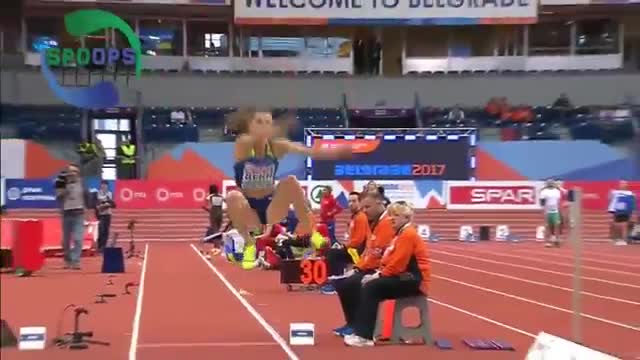 Hot women long jumps