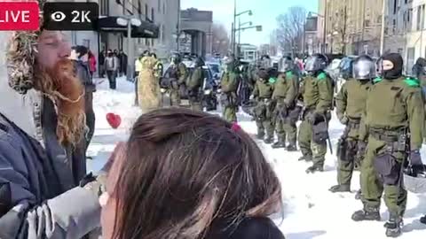 Ottawa police are putting on helmets and masks (2/18/2022)