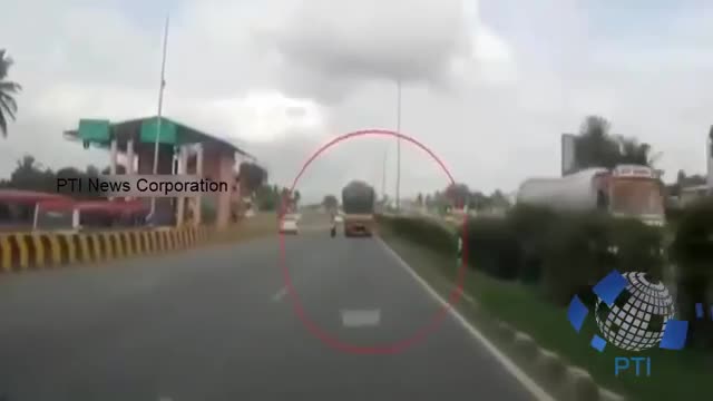 Strange Accident: Child Great Escape from Accident in Bangalore