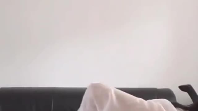 accidentally exposed herself while she was broadcasting a live video52