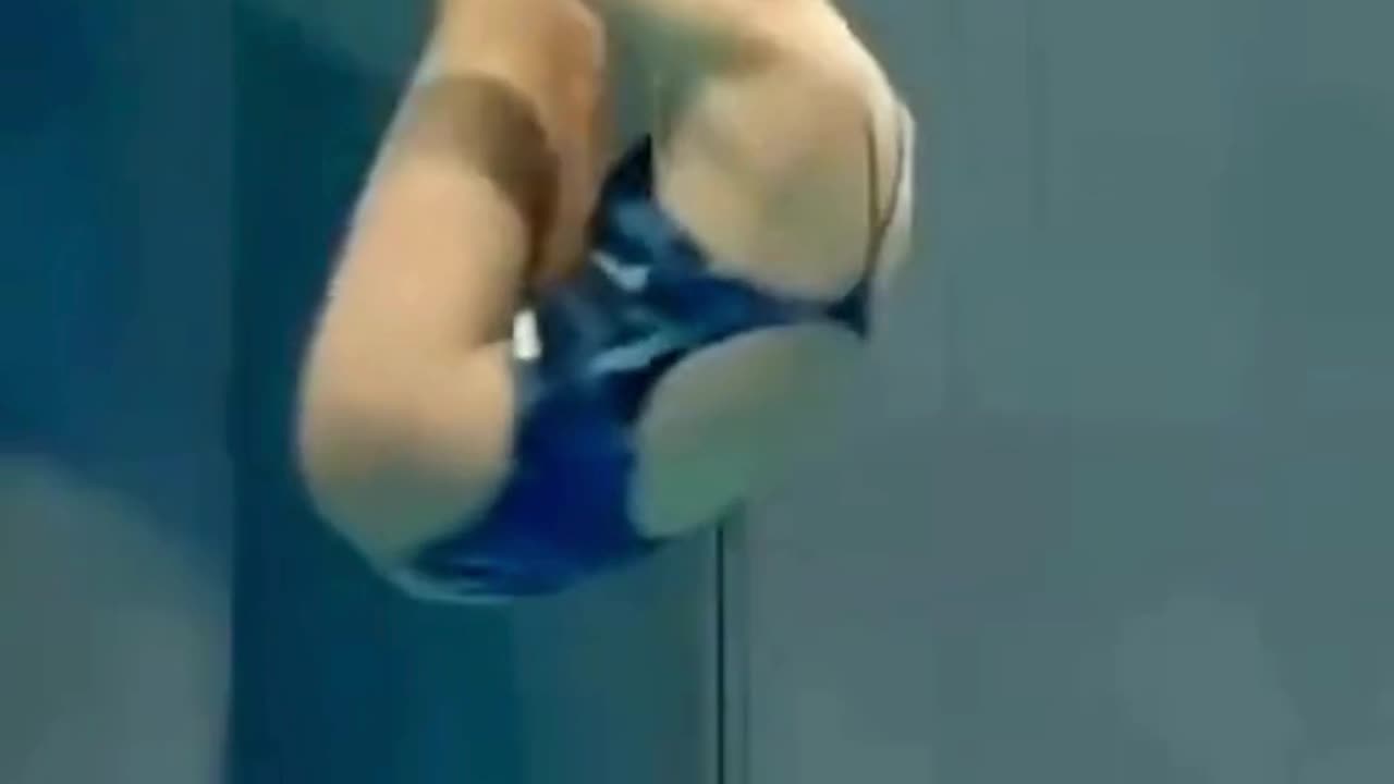 women's beautiful diving