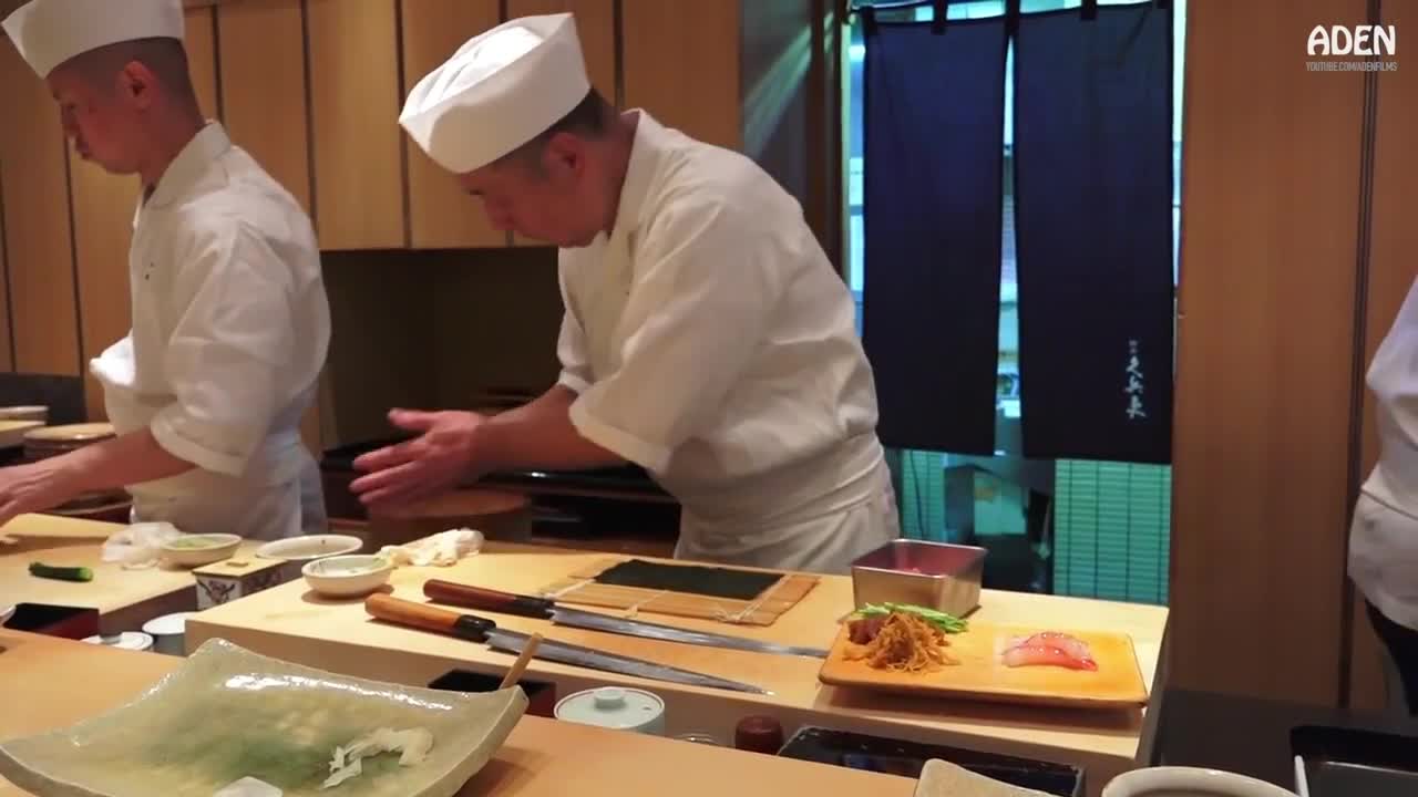 Sushi Rolls - Restaurant in Tokyo - Japanese Cuisine-1