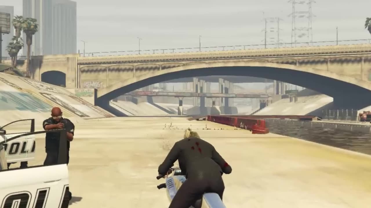 GTAV POLICE get TROLLED!